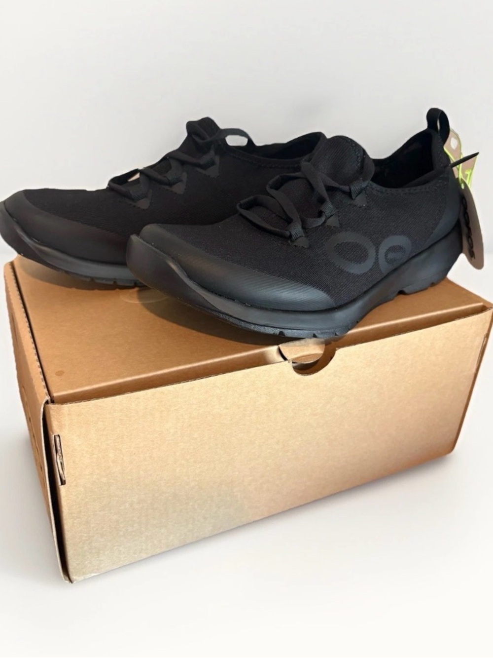 Oofos Womens Size 7 OOmg Sport LS Low Comfort Shoe All Black Sneaker Tennis Shoe